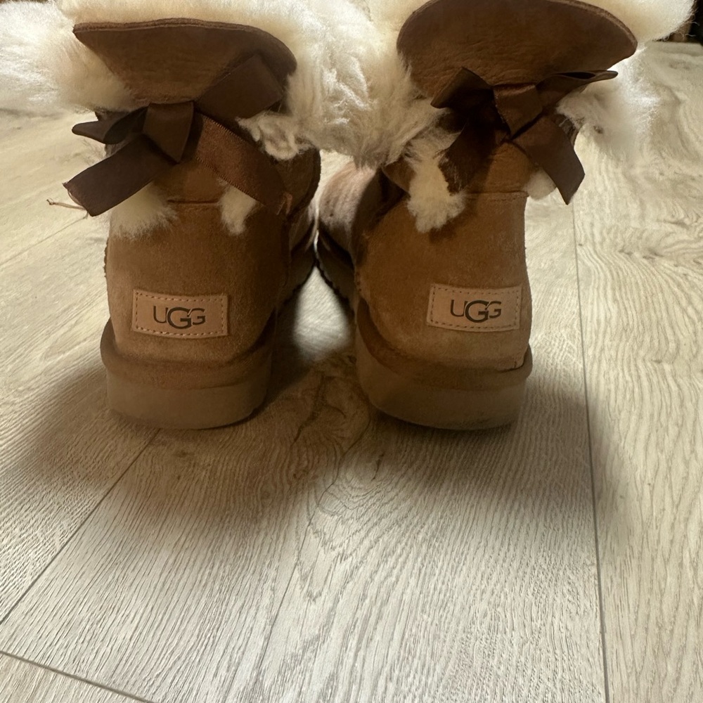 UGG Mini Bailey Bow boots - Picture 2 of 6